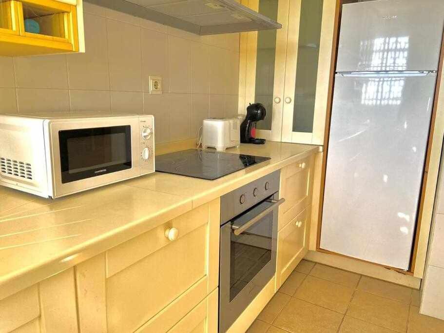 Apartamento Sea View By Solymar Holiday Torre Del Mar Bagian luar foto