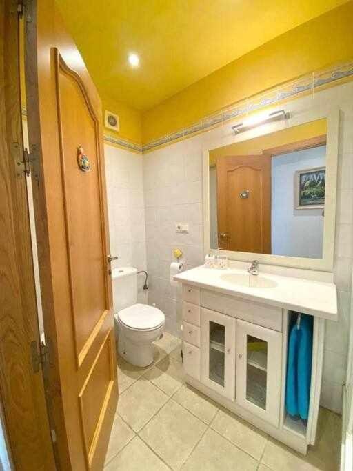 Apartamento Sea View By Solymar Holiday Torre Del Mar Bagian luar foto