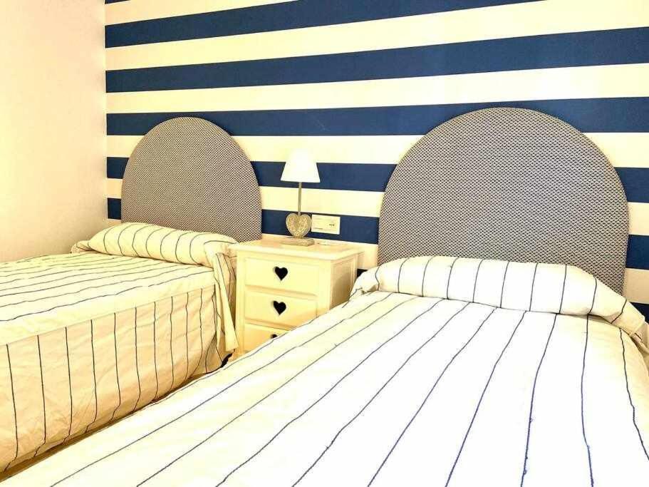 Apartamento Sea View By Solymar Holiday Torre Del Mar Bagian luar foto
